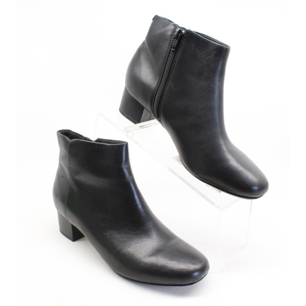 Clarks Women's Black Leather Ankle Boots Side Zip Block Heel Booties Size 7.5 US
